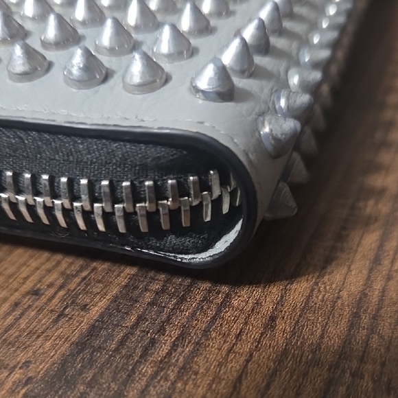 Christian Loubutin Panettone Gray Zip-Around Wallet - Picture 5 of 16